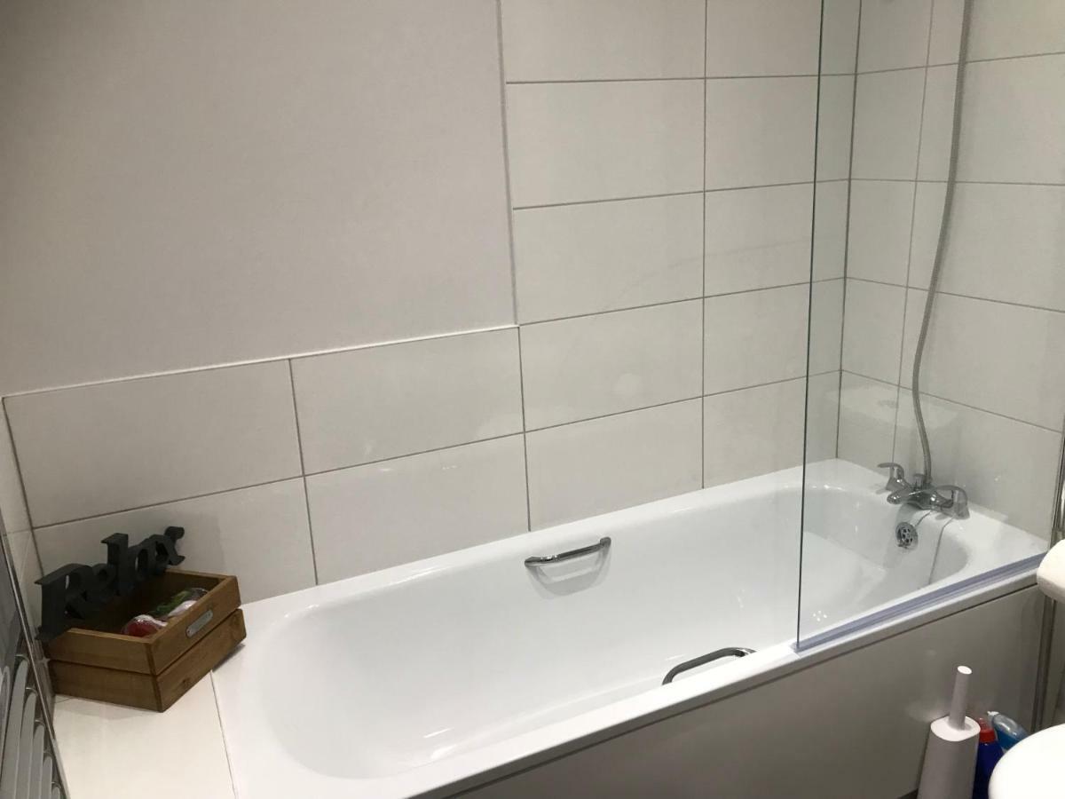 Wight View, Flat 2 Rosslyn House Apartamento Swanage Exterior foto