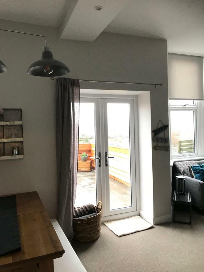 Wight View, Flat 2 Rosslyn House Apartamento Swanage Exterior foto