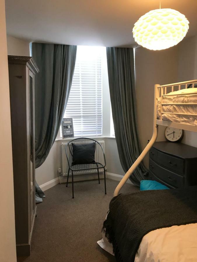 Wight View, Flat 2 Rosslyn House Apartamento Swanage Exterior foto