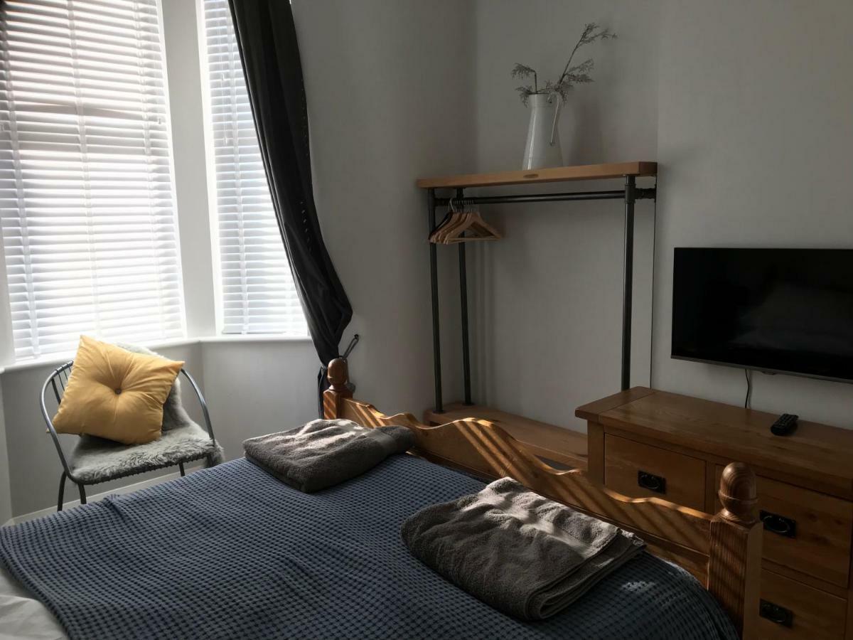 Wight View, Flat 2 Rosslyn House Apartamento Swanage Exterior foto